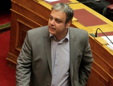 Χ.Βερναδάκης: «Στην κυβέρνηση παρακολουθούν δεξιούς λογαριασμούς στα social media»